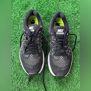 Nike Women’s ‎ Black Running Shoes Size 8.5
